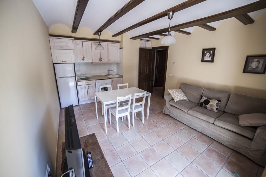Apartamentos Cine Capicol Albarracín Exteriör bild