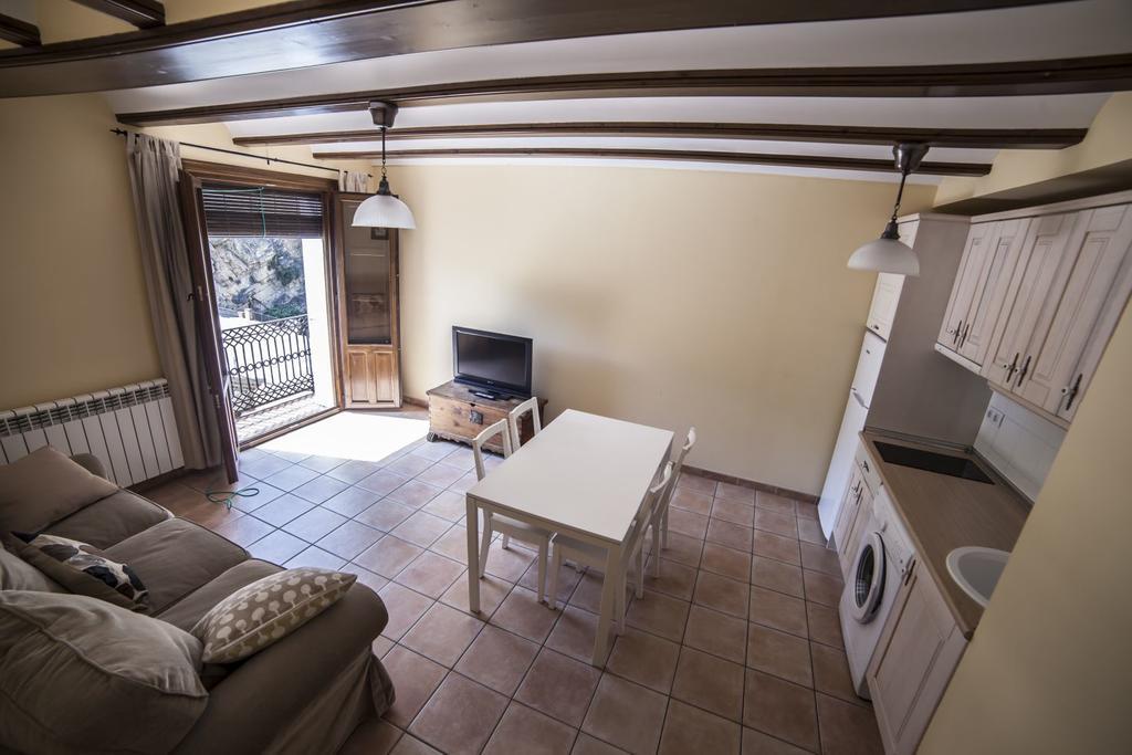 Apartamentos Cine Capicol Albarracín Exteriör bild