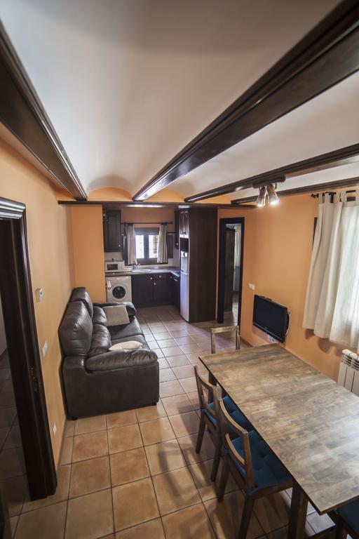 Apartamentos Cine Capicol Albarracín Exteriör bild